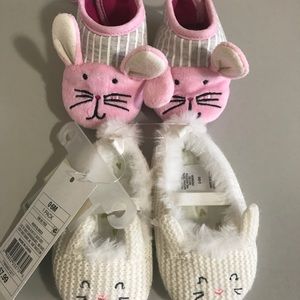 Lot - 2 pair of baby shoes 0-6